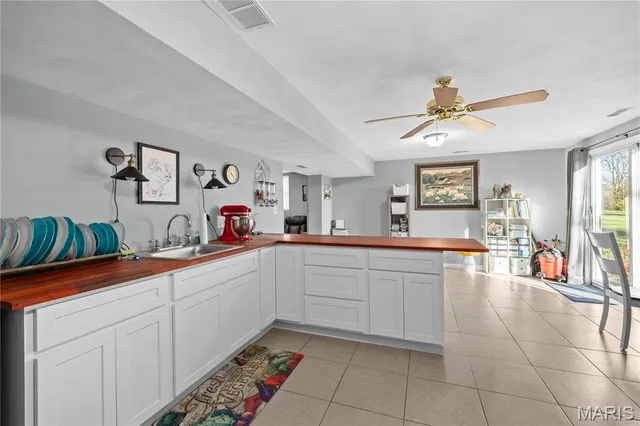 $279,400 | 324 Breckenridge Drive, Belleville, IL 62221