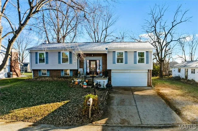 $274,900 | 324 Breckenridge Drive, Belleville, IL 62221