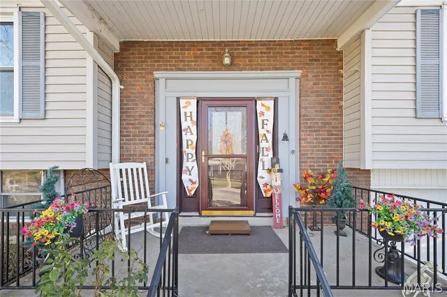 $279,400 | 324 Breckenridge Drive, Belleville, IL 62221