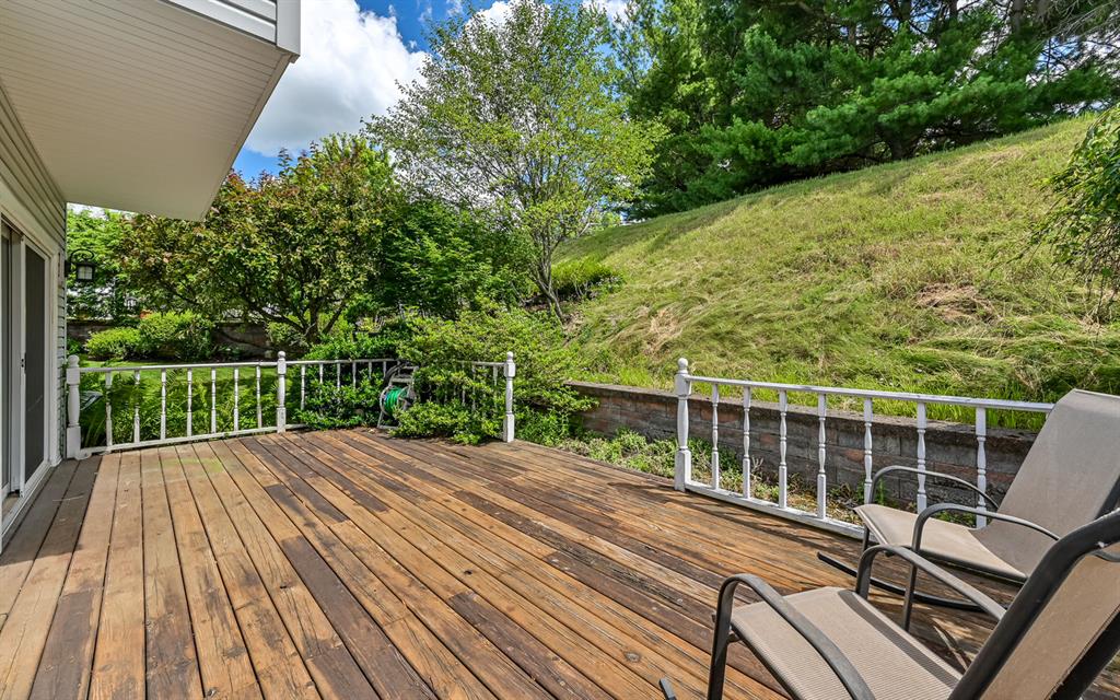 2572 B Grouse Ridge Wexford, PA 15090 - Photo 2 of 28 Deck