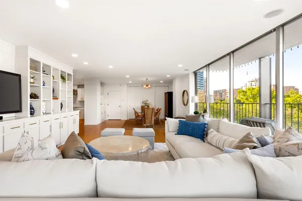 $735,000 | 3310 Fairmount Street, Unit 6D, Dallas, TX 75201