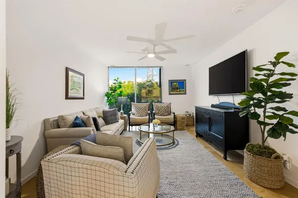 $735,000 | 3310 Fairmount Street, Unit 6D, Dallas, TX 75201