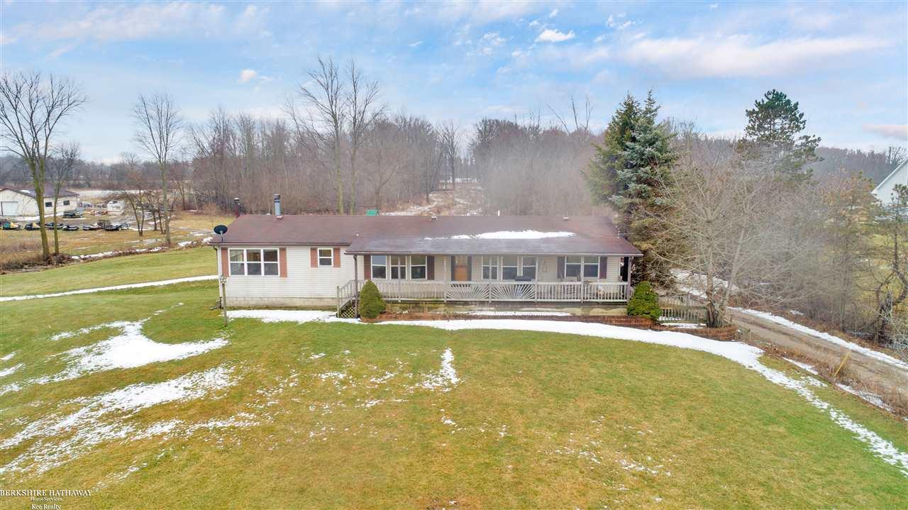 9877 Masters Road Goodells, MI 48027 - Photo 6 of 49 50004638-5.JPG