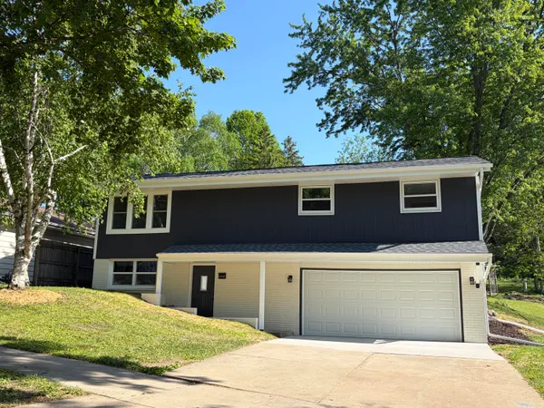 $339,900 | 1717 Sunset Ridge Drive West, West Bend, WI 53090