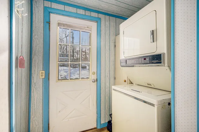 $265,000 | 66 Cedar Lake Road, Chelsea, MI 48118