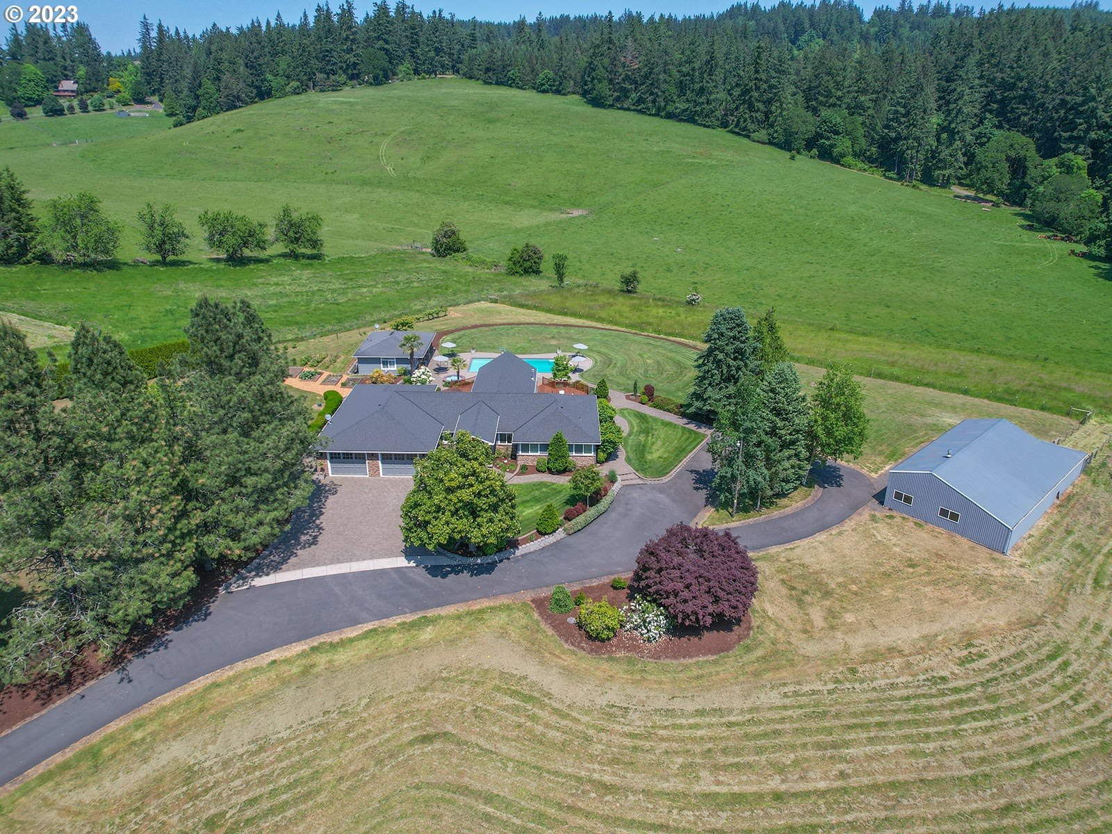 25552 Southwest Newland Road Wilsonville, OR 97070 - Photo 1 of 48 Gallery Image 1