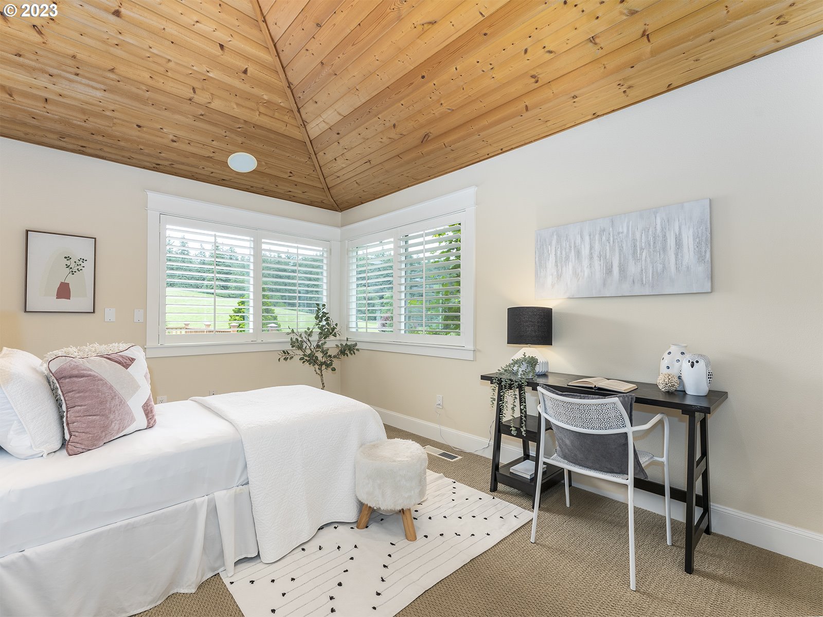 25552 Southwest Newland Road Wilsonville, OR 97070 - Photo 22 of 48 Bedroom