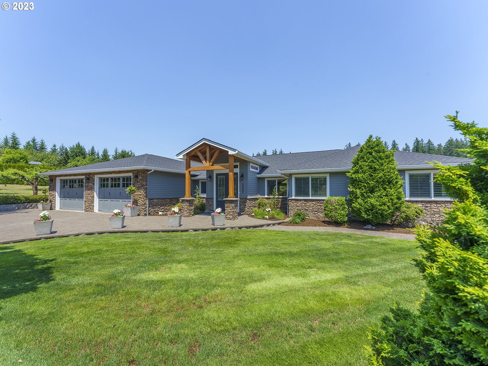 25552 Southwest Newland Road Wilsonville, OR 97070 - Photo 3 of 48 Front Yard