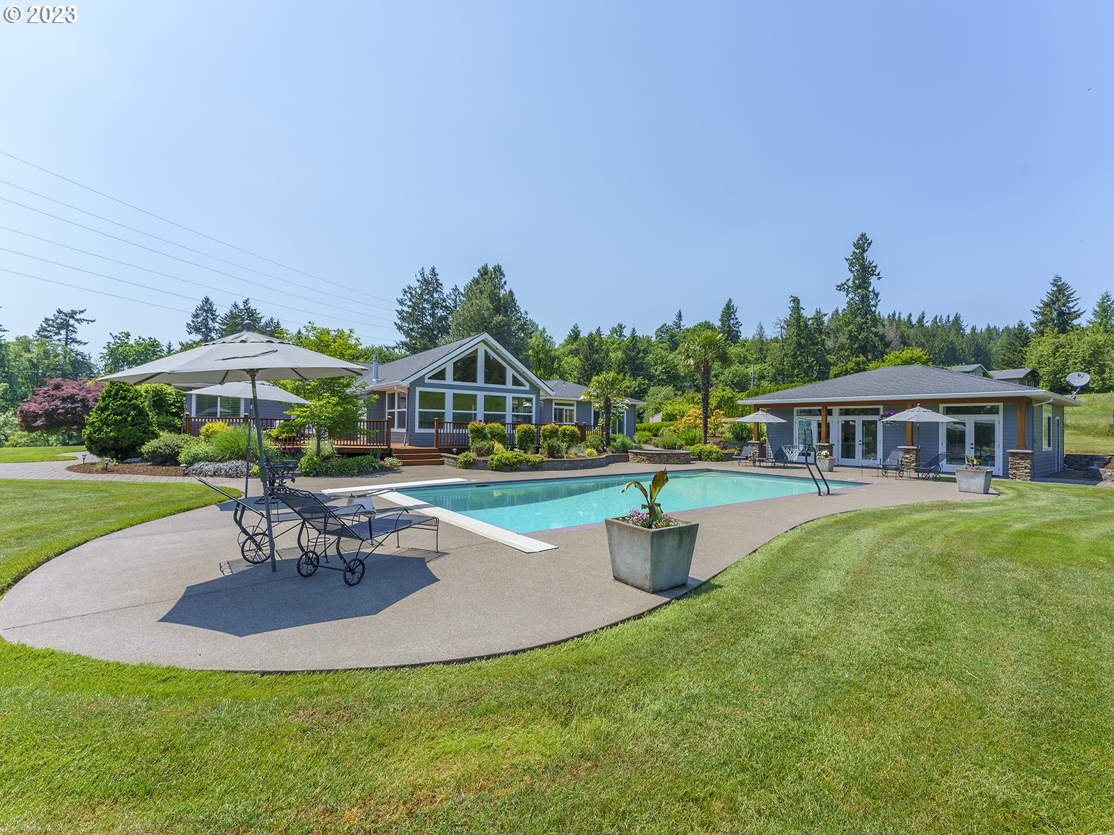 25552 Southwest Newland Road Wilsonville, OR 97070 - Photo 4 of 48 Backyard