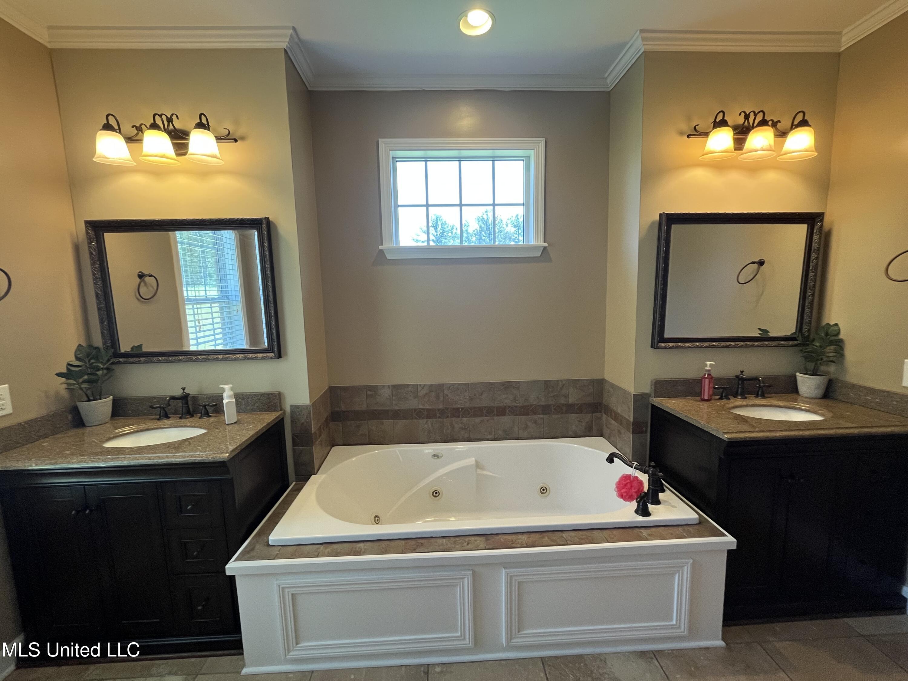 178 Joiner Road Batesville, MS 38606 - Photo 14 of 38 Primary bath pic 3