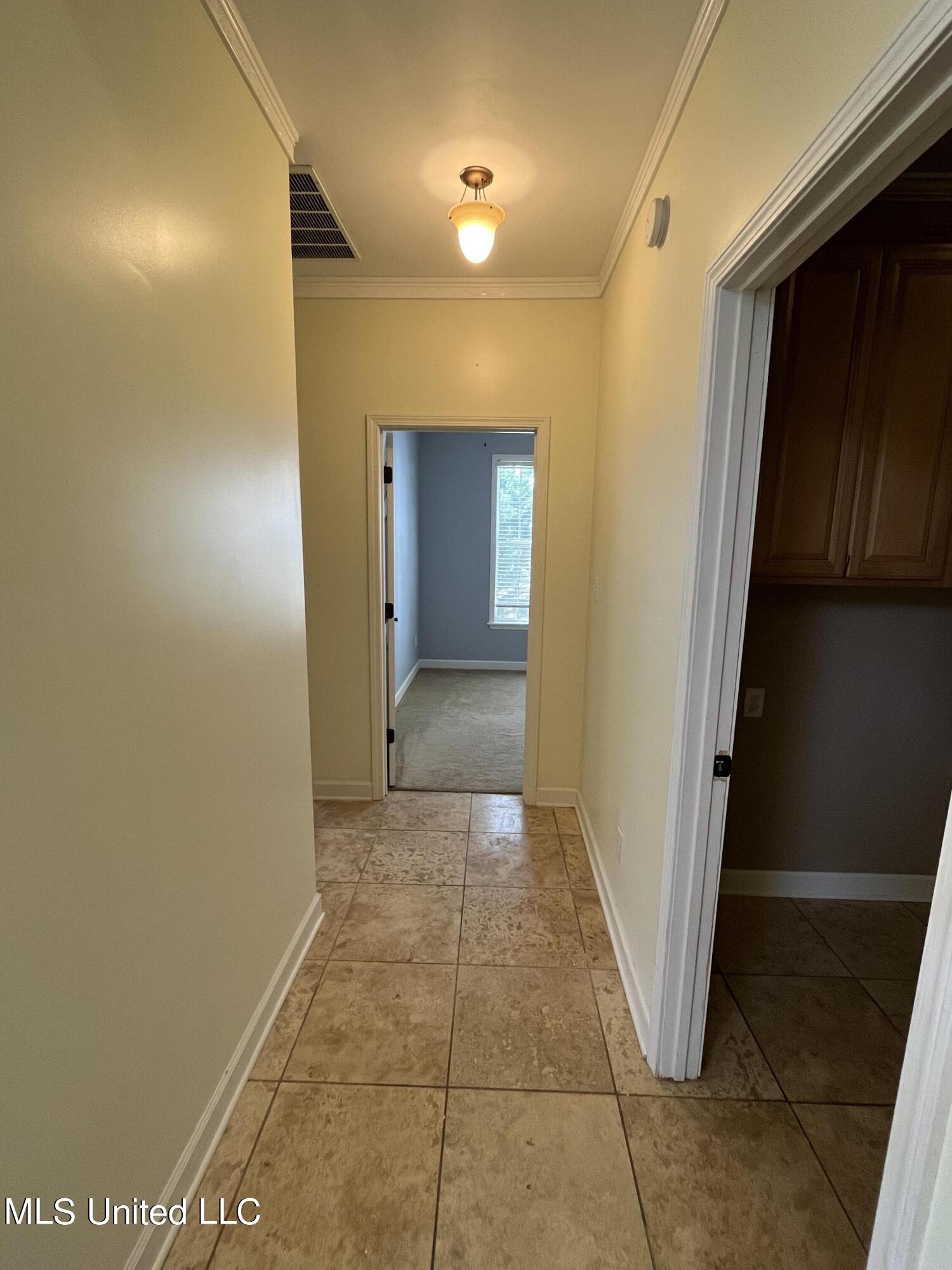 178 Joiner Road Batesville, MS 38606 - Photo 17 of 38 Hallway to bedrooms