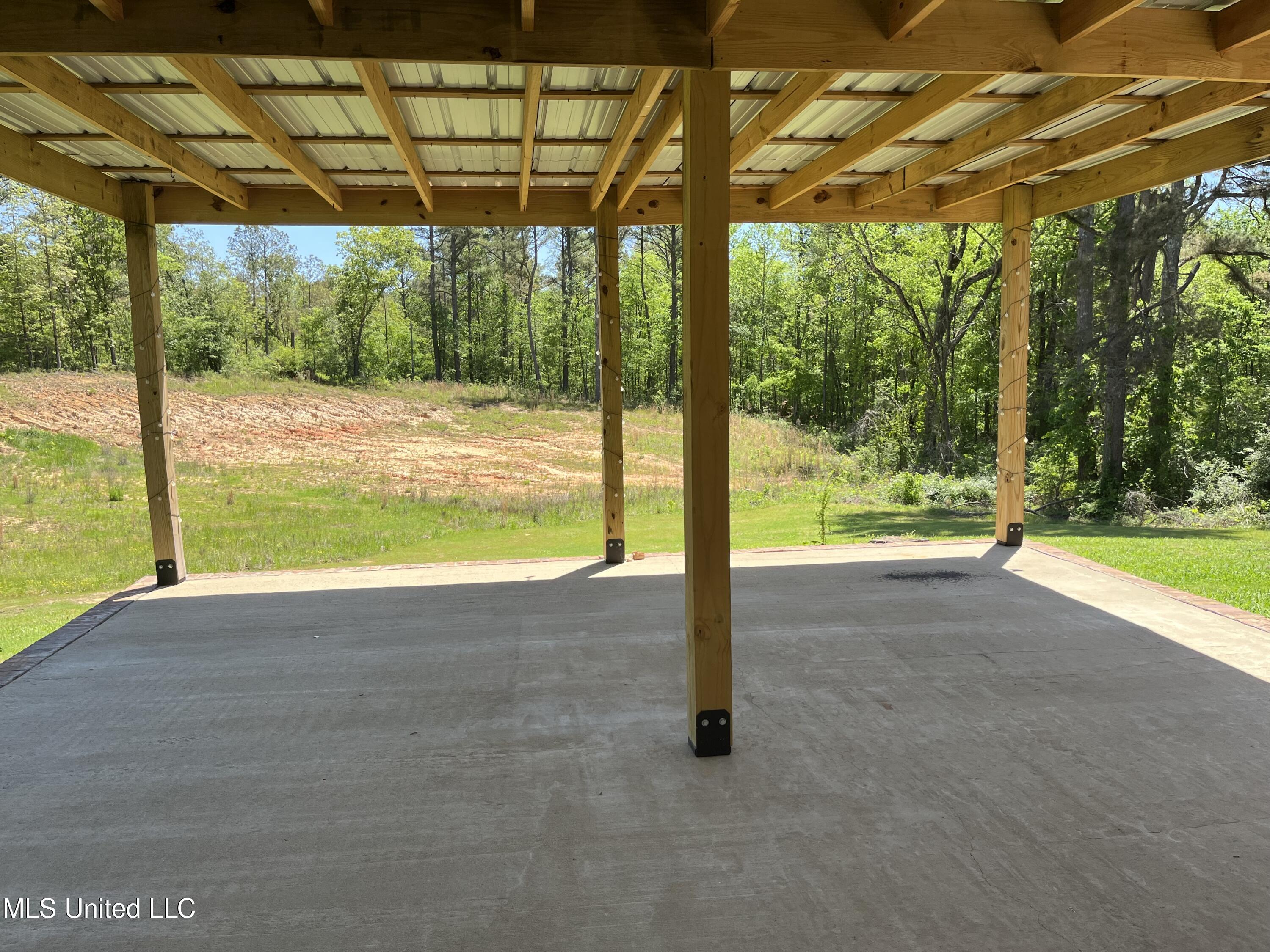 178 Joiner Road Batesville, MS 38606 - Photo 35 of 38 Patio