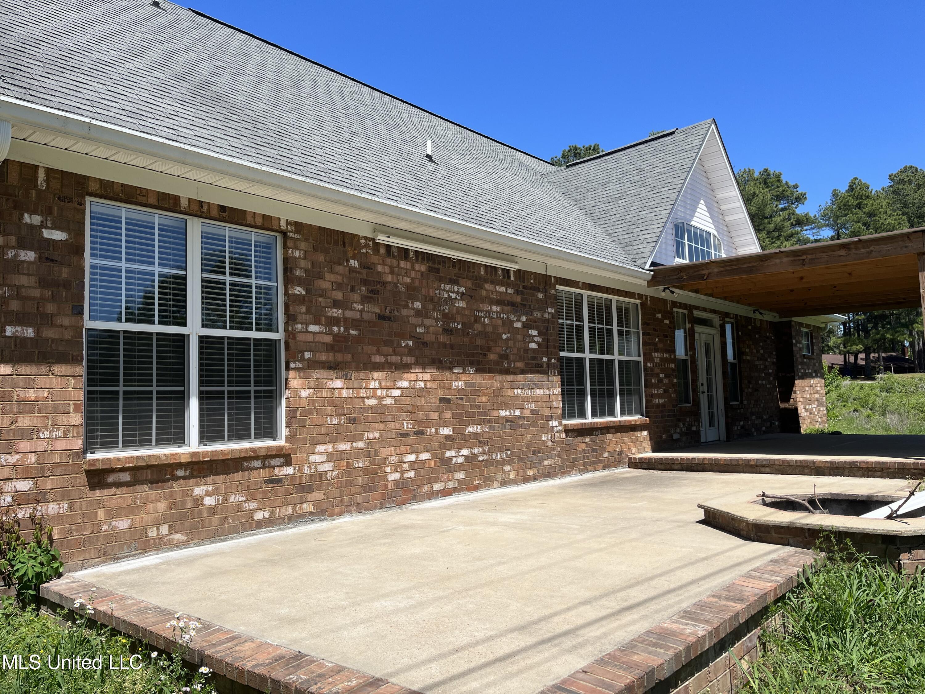 178 Joiner Road Batesville, MS 38606 - Photo 36 of 38 Firepit