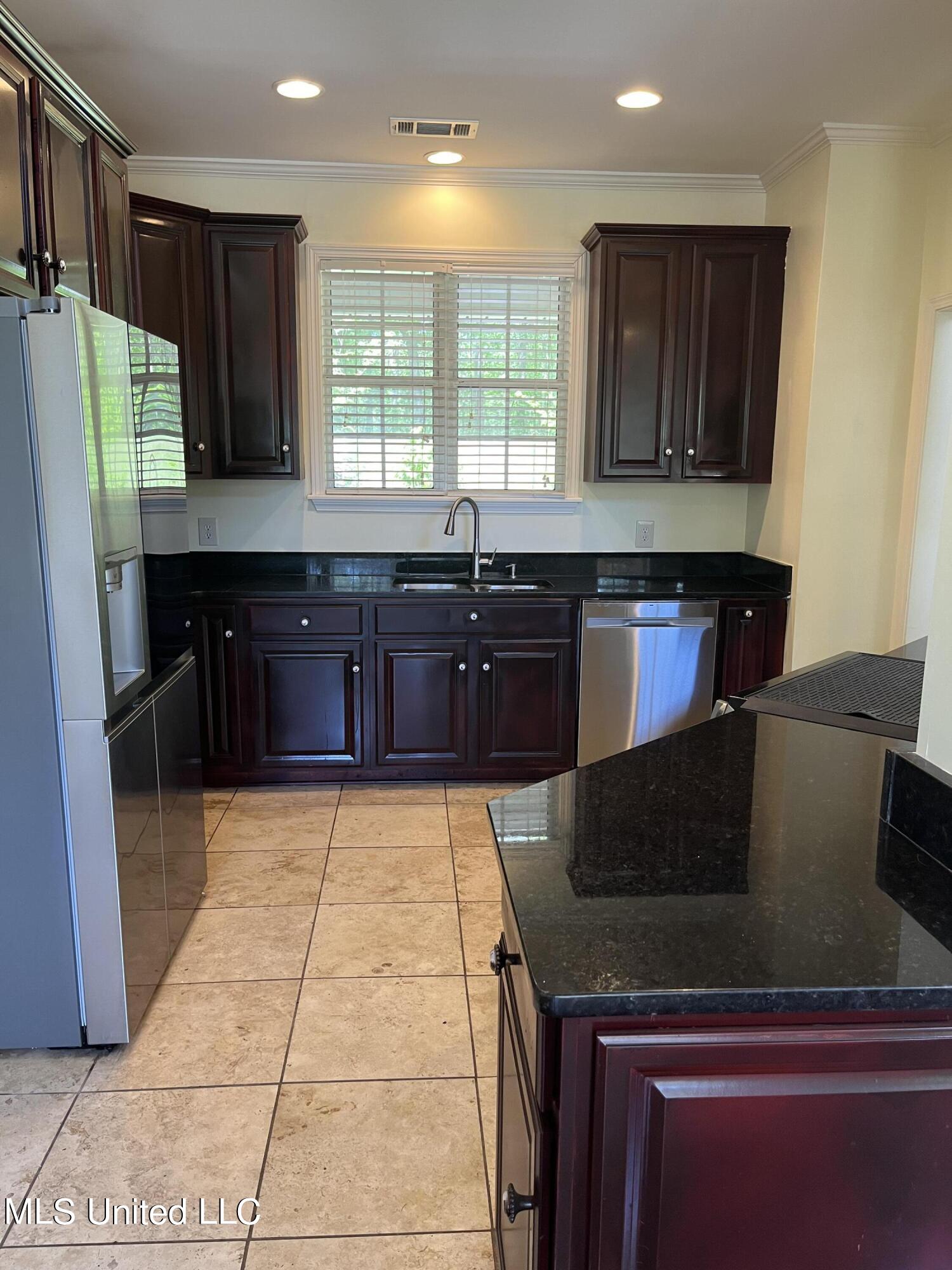 178 Joiner Road Batesville, MS 38606 - Photo 5 of 38 Kitchen Pic3