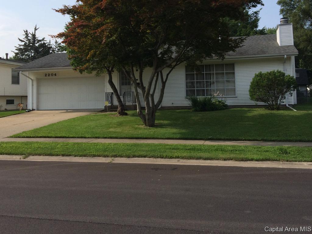 2204 Trowbridge Road Springfield, IL 62703 - Photo 3 of 25