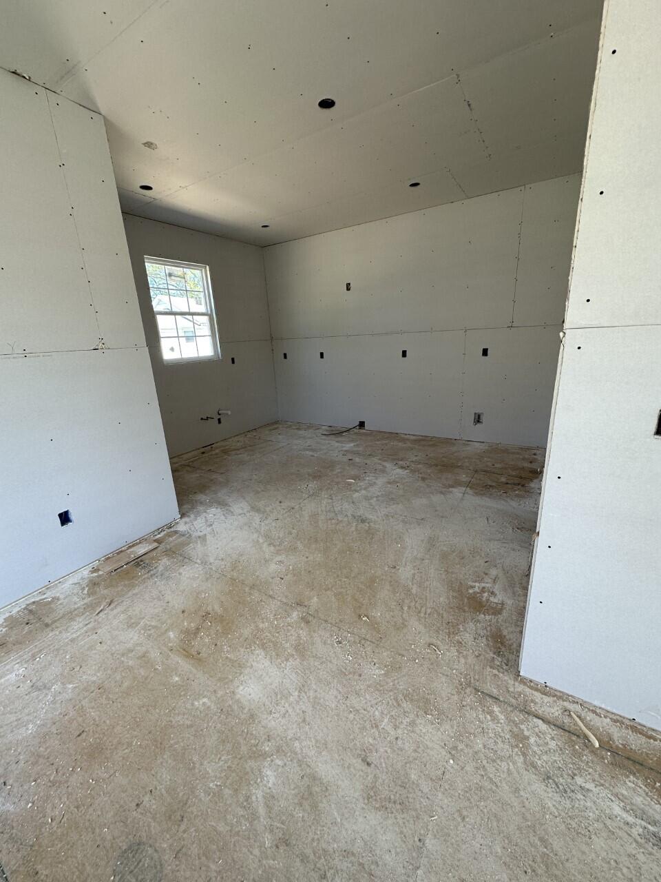 1605 Barry Road Chattanooga, TN 37412 - Photo 5 of 29 thumbnail_IMG_3303