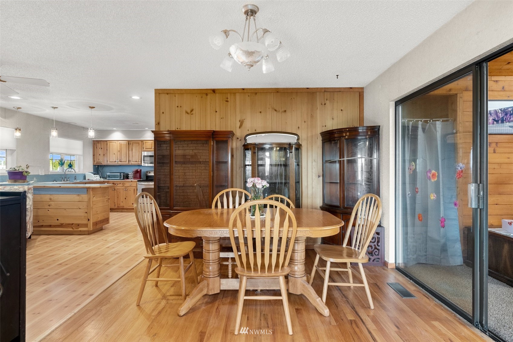1652 Bishop Road Chehalis, WA 98532 - Photo 13 of 31 a dining room with furniture and window