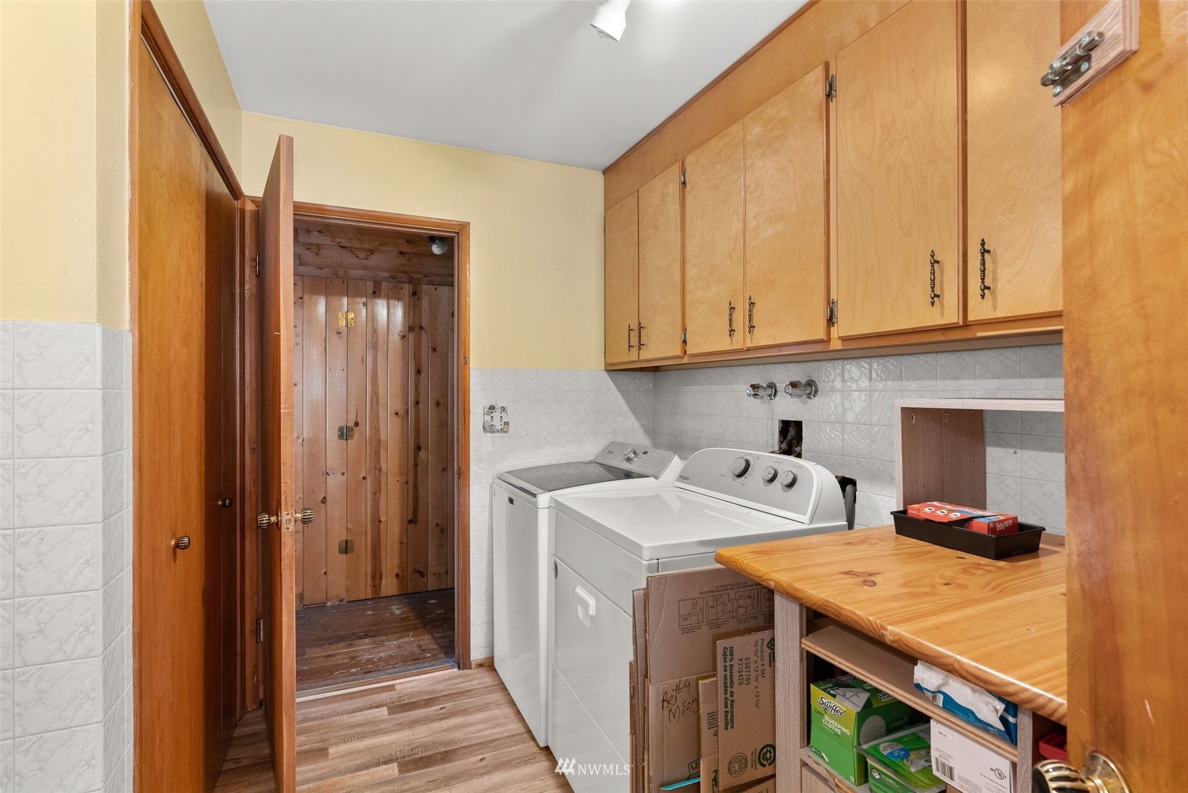 1652 Bishop Road Chehalis, WA 98532 - Photo 14 of 31 a utility room with dryer and washer