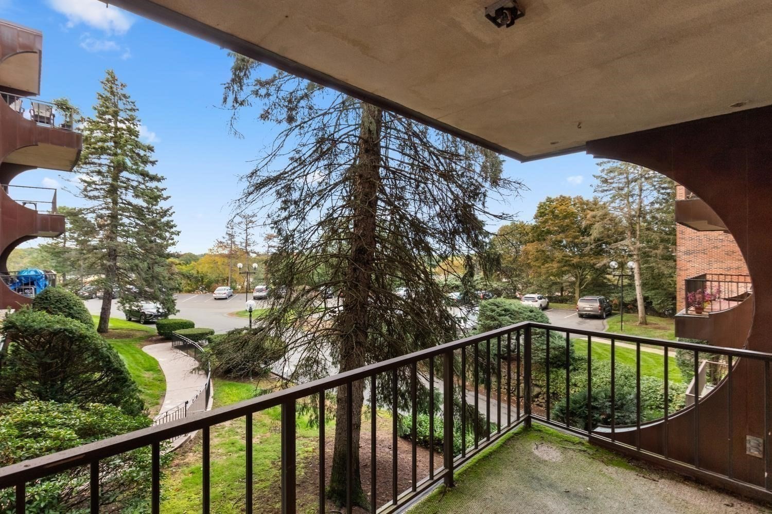 1008 Paradise Road, Unit 2J Swampscott, MA 01907 - Photo 32 of 38 Gallery Image 32