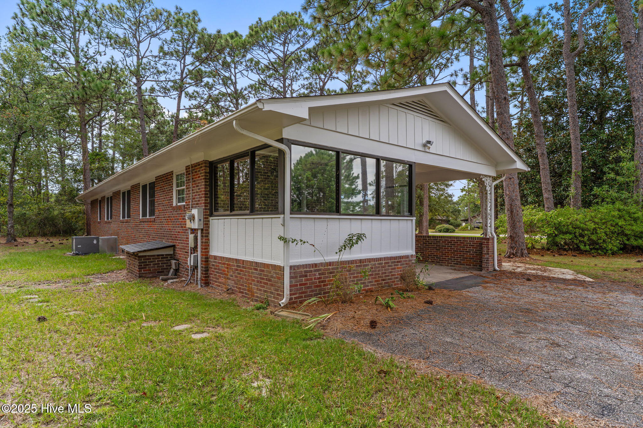 198 East Boiling Spring Road Southport, NC 28461 - Photo 3 of 62 3-web-or-mls-BTS05732