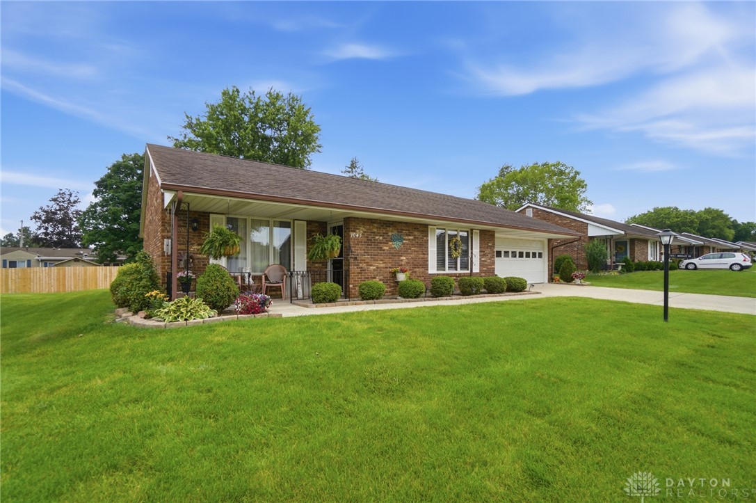 1043 Armsgate Road Springfield, OH 45503 - Photo 4 of 43