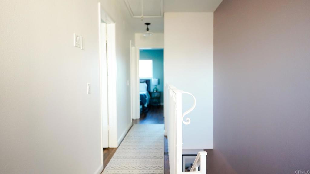 1761 Greentree Road Encinitas, CA 92024 - Photo 7 of 20 a view of a hallway with an entryway