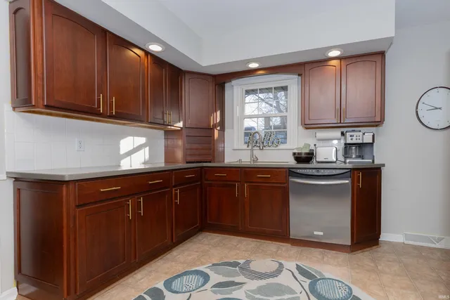 $315,000 | 709 Cypress Street, Newburgh, IN 47630