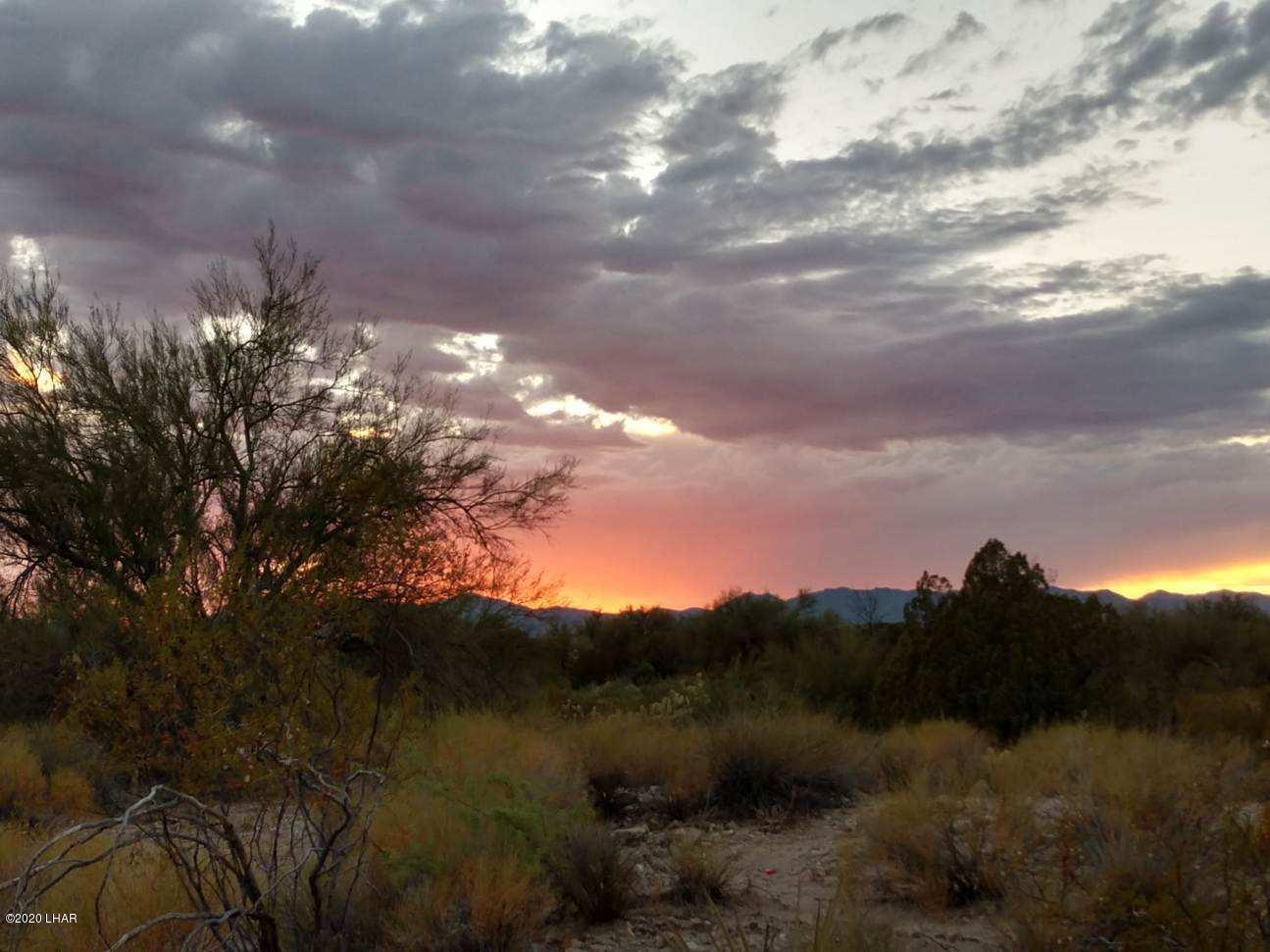 3289 South Gold Mine Road Yucca, AZ 86438 - Photo 16 of 74 Gorgeous Sunsets