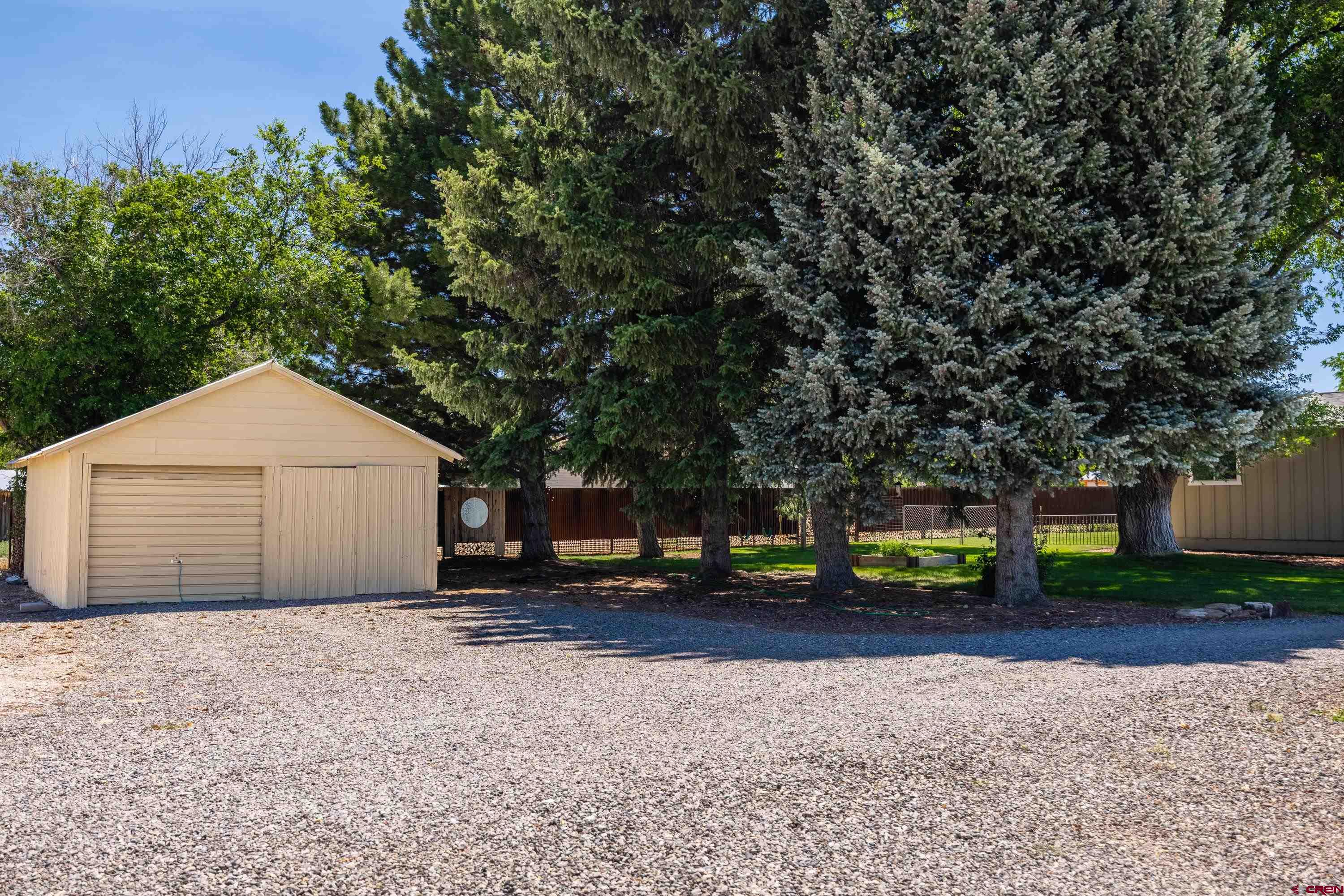 21071 Uncompahgre Road Montrose, CO 81403 - Photo 3 of 43