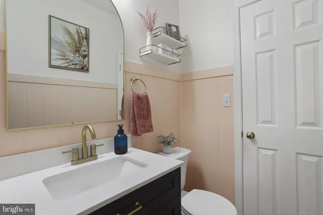 $219,900 | 1976 Ashley Drive, Chambersburg, PA 17201