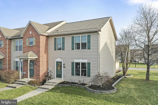 $219,900 | 1976 Ashley Drive, Chambersburg, PA 17201