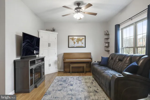 $219,900 | 1976 Ashley Drive, Chambersburg, PA 17201