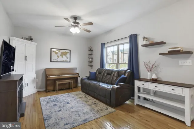 $219,900 | 1976 Ashley Drive, Chambersburg, PA 17201