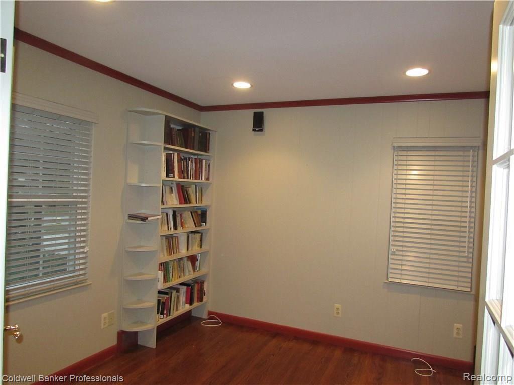 1528 Yorkshire Road Birmingham, MI 48009 - Photo 11 of 18 IMG_2883.JPG