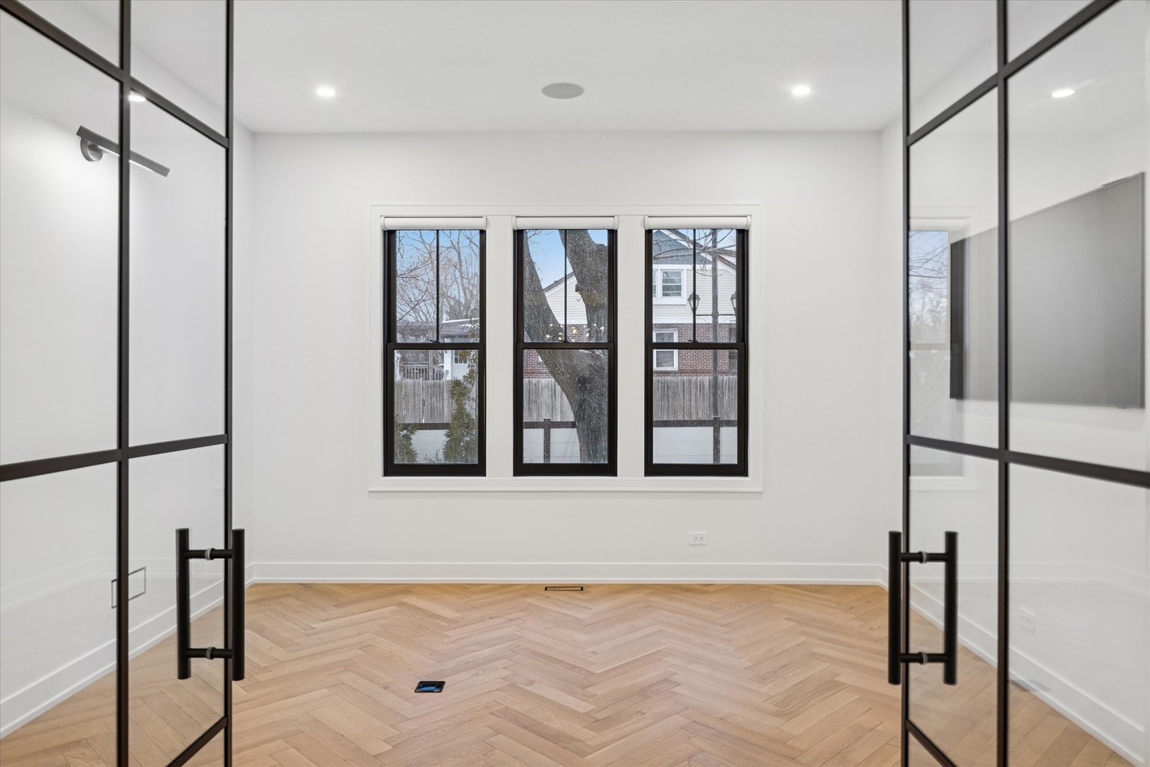 284 Highland Avenue Elmhurst, IL 60126 - Photo 3 of 32