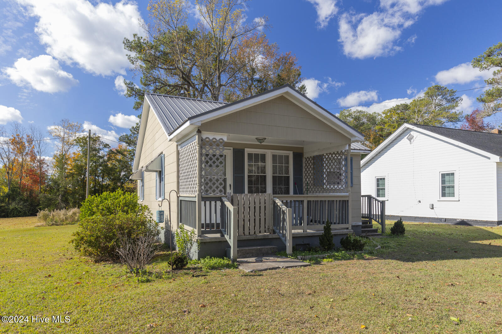 109 Queens Road Jacksonville, NC 28540 - Photo 2 of 18 exterior2