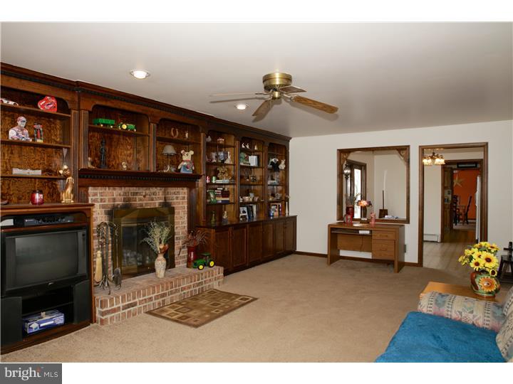 3302 Coventryville Road Pottstown, PA 19465 - Photo 11 of 21 Family Room