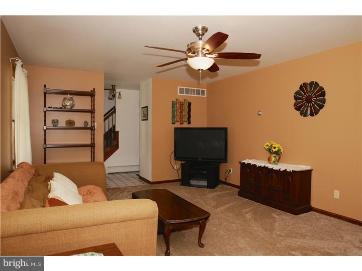 3302 Coventryville Road Pottstown, PA 19465 - Photo 5 of 21 Living Room