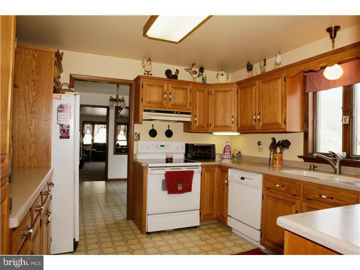 3302 Coventryville Road Pottstown, PA 19465 - Photo 7 of 21 Kitchen