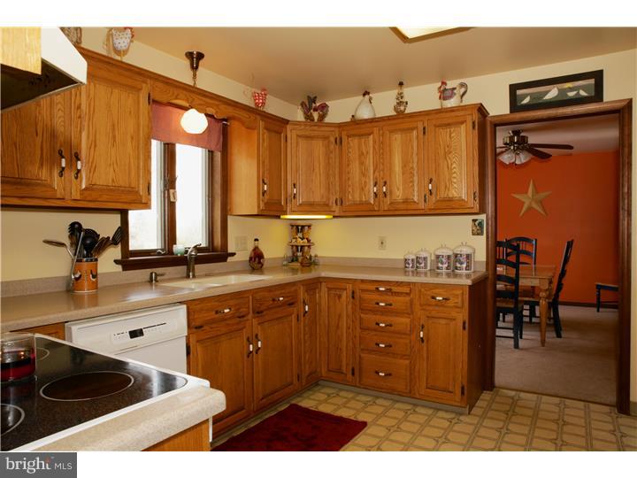 3302 Coventryville Road Pottstown, PA 19465 - Photo 8 of 21 Kitchen