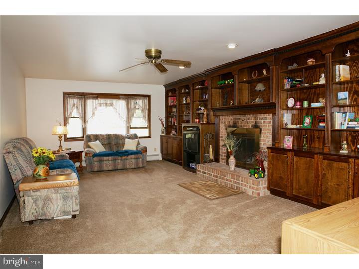 3302 Coventryville Road Pottstown, PA 19465 - Photo 10 of 21 Family Room