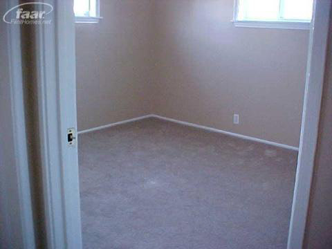 5008 North Belsay Road Flint, MI 48506 - Photo 5 of 8 20324060-4.JPG