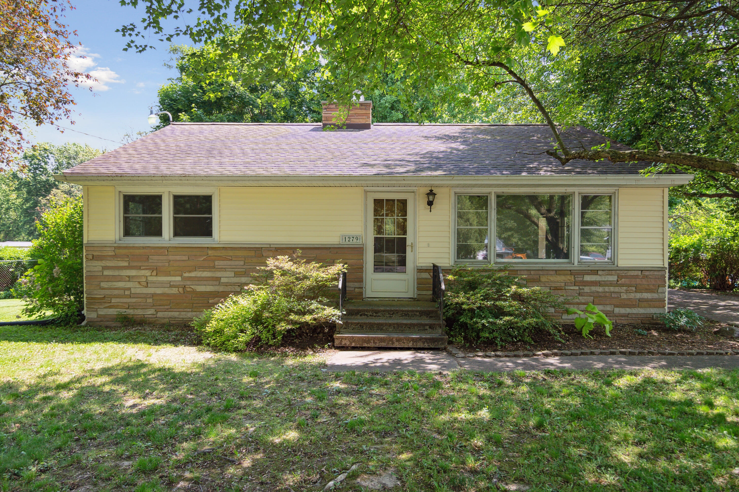 1279 Cunningham Road Jackson, MI 49201 - Photo 3 of 42 08-1279-Cunningham-Rd-Jackson-MI-49201-W