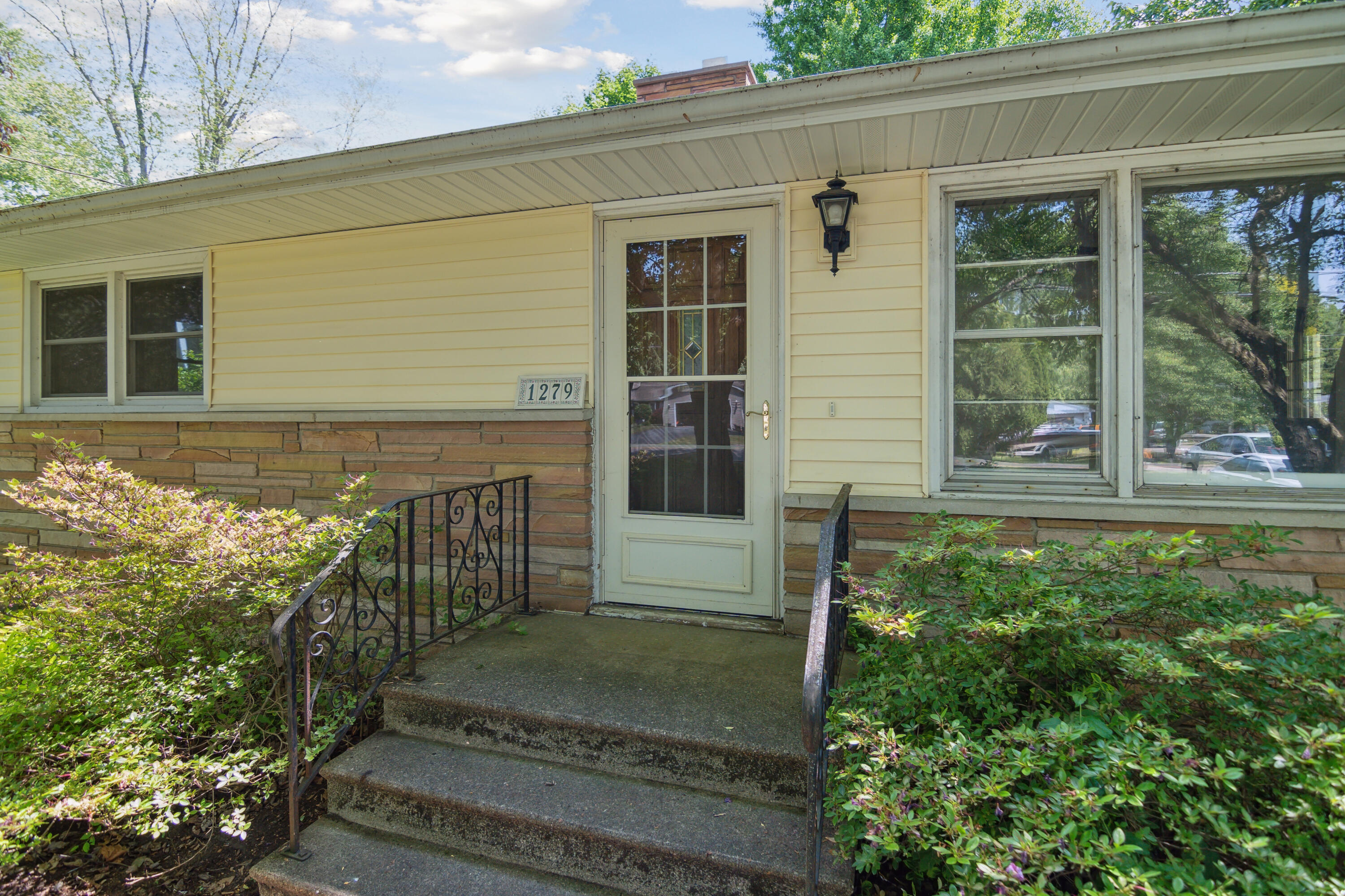 1279 Cunningham Road Jackson, MI 49201 - Photo 4 of 42 09-1279-Cunningham-Rd-Jackson-MI-49201-W