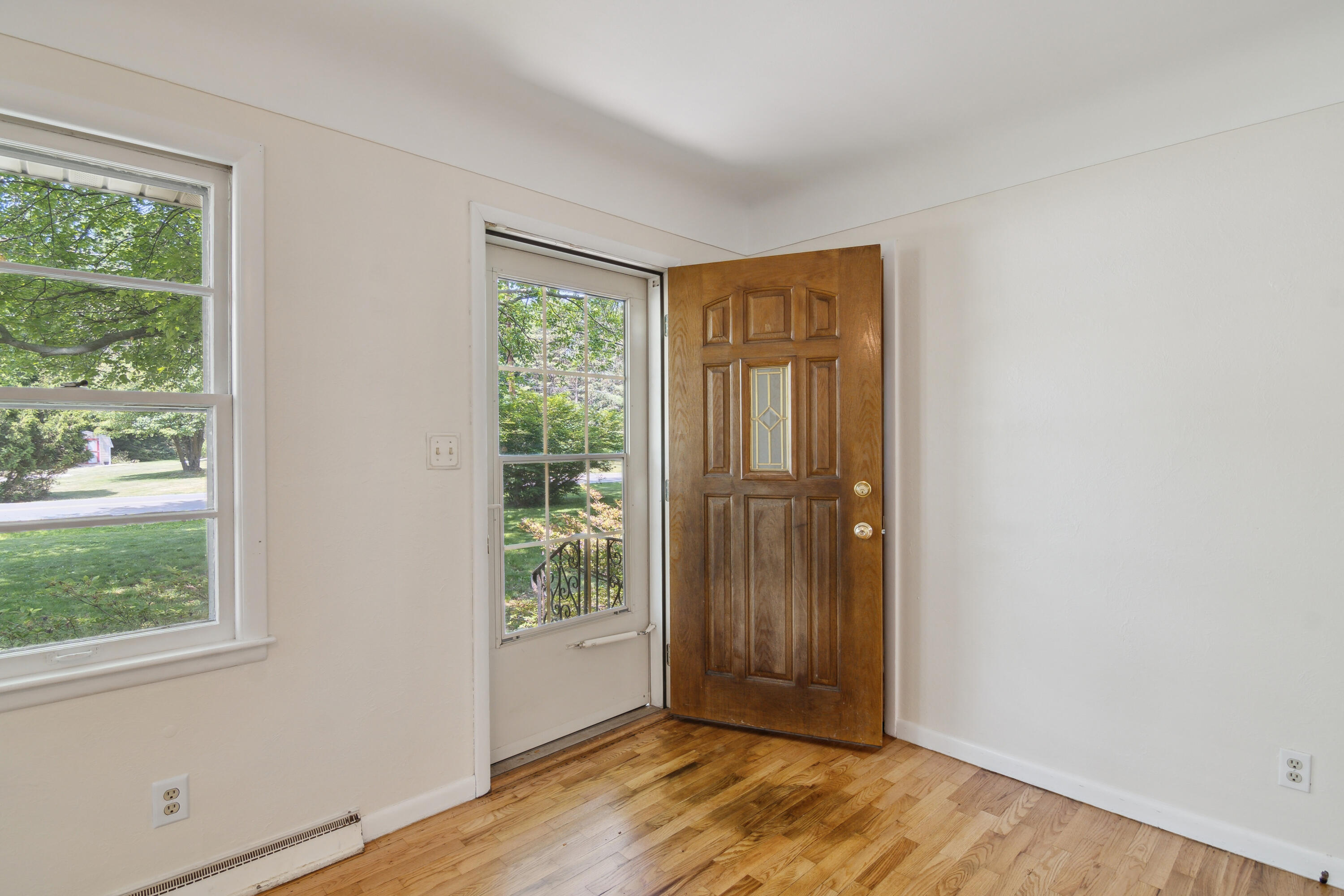 1279 Cunningham Road Jackson, MI 49201 - Photo 5 of 42 10-1279-Cunningham-Rd-Jackson-MI-49201-W