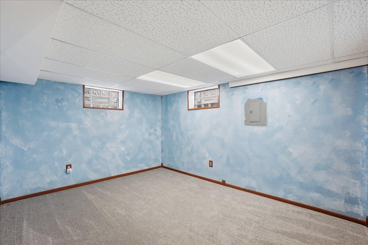 909 North Rensselaer Street Griffith, IN 46319 - Photo 20 of 32 1200x800