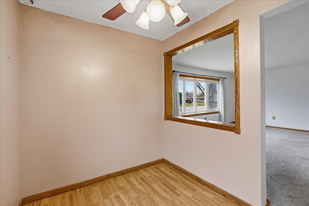 909 North Rensselaer Street Griffith, IN 46319 - Photo 6 of 32 1200x800