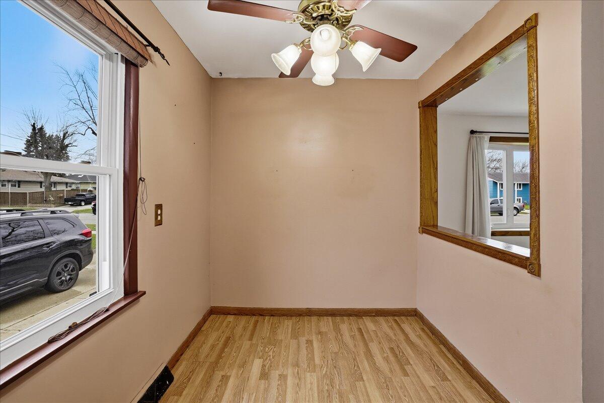 909 North Rensselaer Street Griffith, IN 46319 - Photo 7 of 32 1200x800