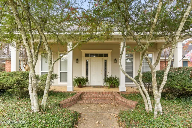 $279,000 | 325 Woodrun Drive, Ridgeland, MS 39157