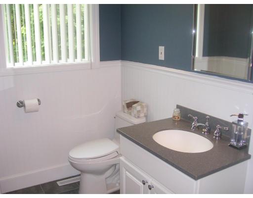 4 Hoover Road, Unit 4 Walpole, MA 02081 - Photo 5 of 7 Gallery Image 5